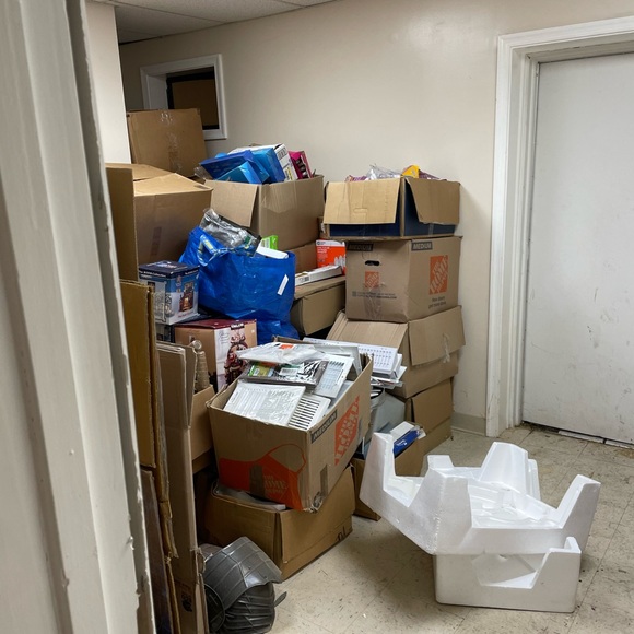 Mystery box guaranteed 20 items for a box of $20 items guaranteed worth more $20 - Picture 10 of 11